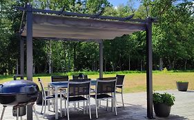 Villa Near The Lake Sauna Boat Big Garden